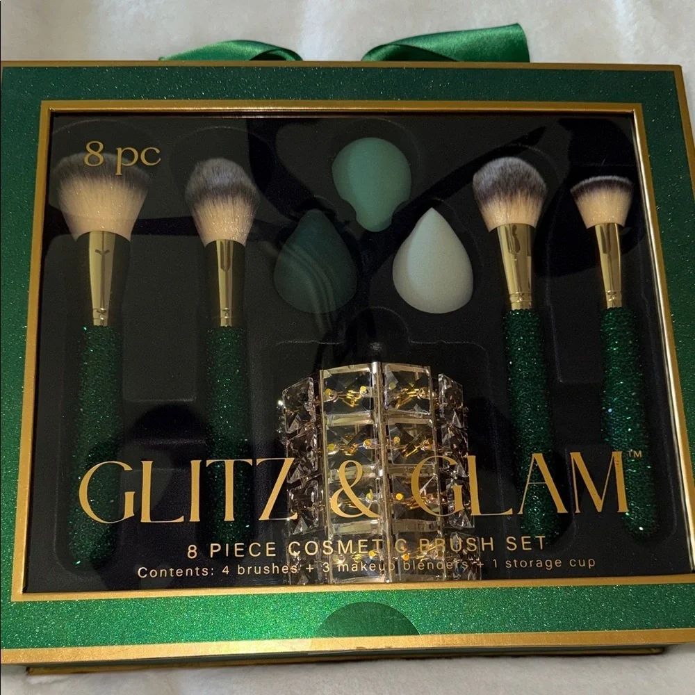 Glitz & Glam 8 Piece Cosmetic Brush Set - Green and Gold